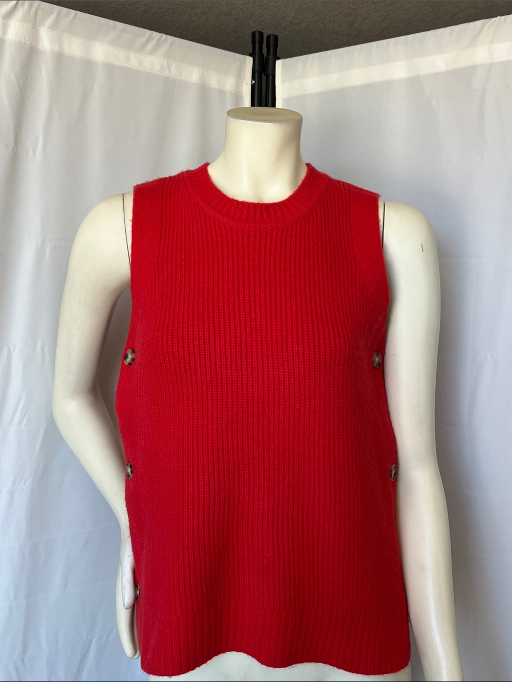 NWT RACHEL Rachel Roy Vibrant Red Ribbed Sweater Vest